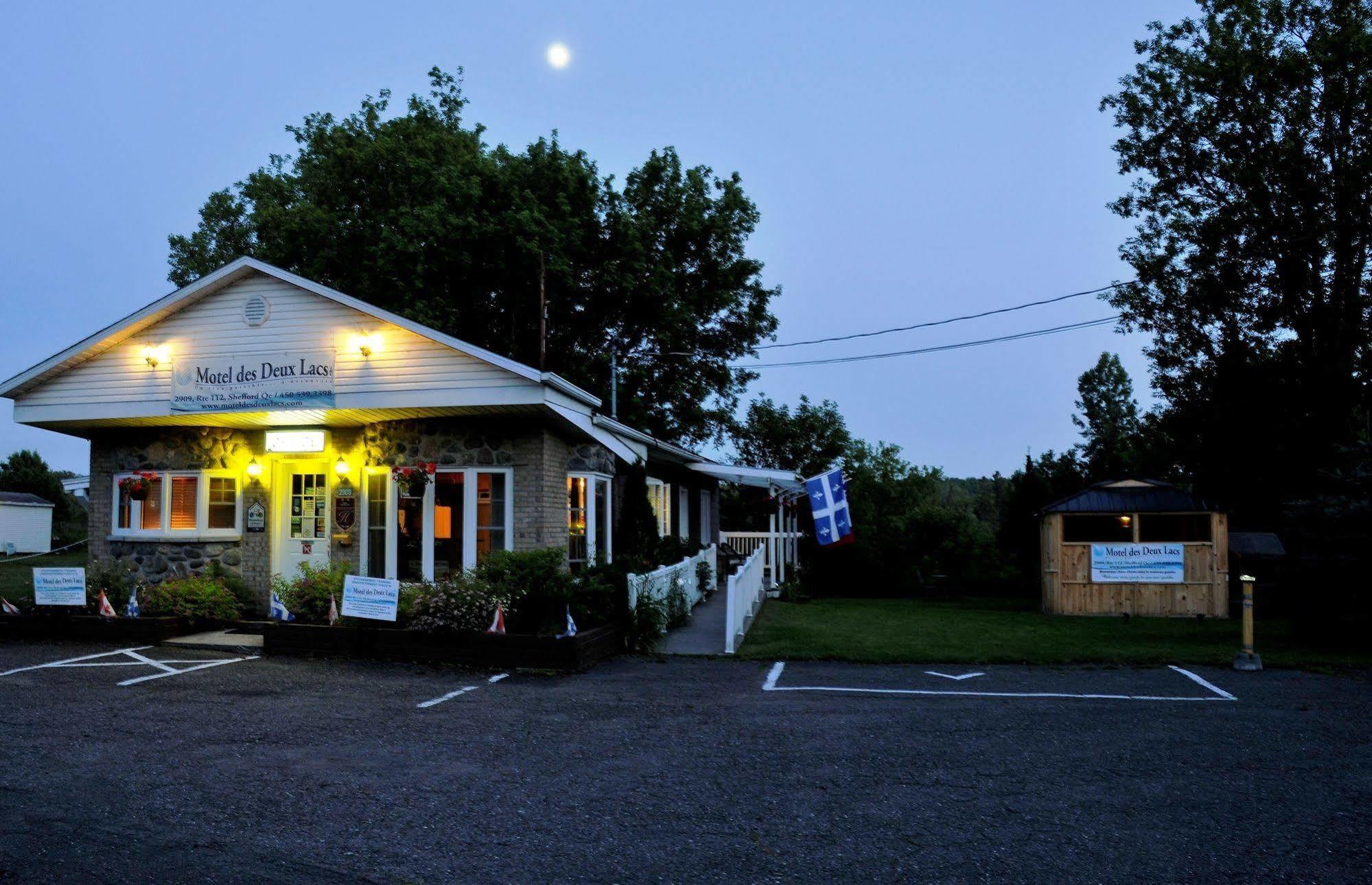Motel Des Deux Lacs Waterloo Exterior foto